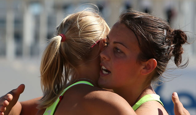 Germany&#39;s <b>Kim Behrens</b> (L) and Christine Aulenbrock (R) (Foto: FiVB) - User-admin-326337